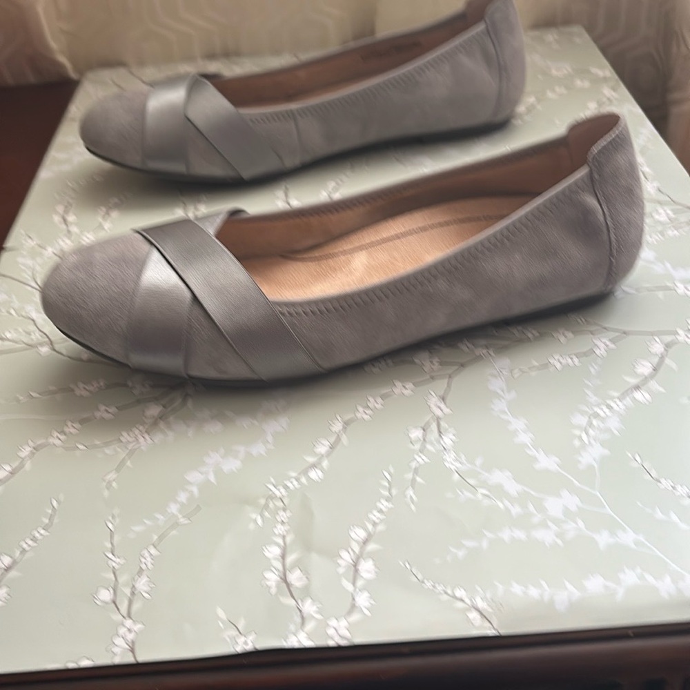 Vionic Gray Cross-Strap Ballet Flats - Picture 3 of 7